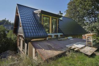 Rodinných domů na prodej ubývá ve všech krajích, jejich ceny začaly růst - Novinky